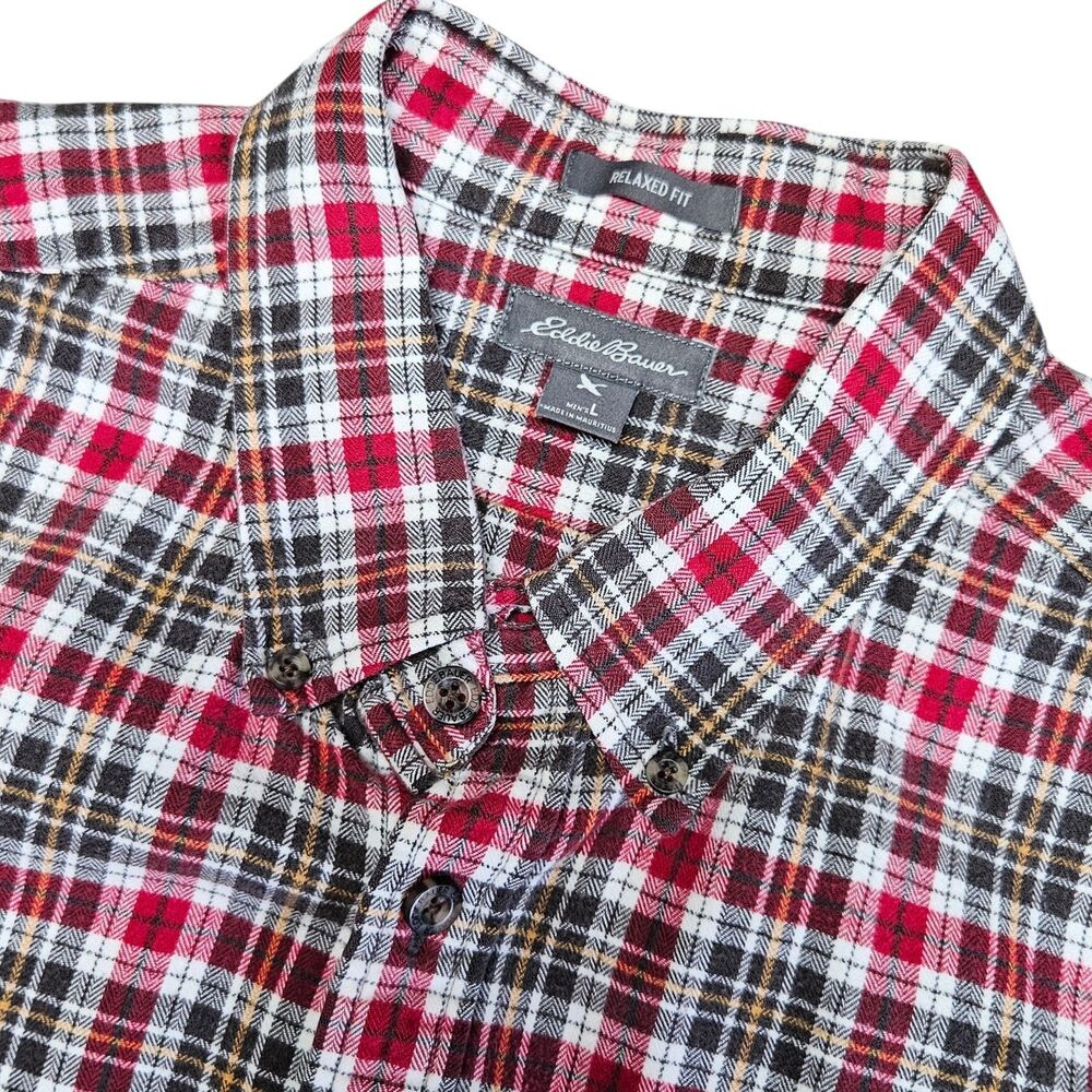 Eddie Bauer Relaxed Fit Flannel Shirt Size L Red Black Plaid Button Down Collar